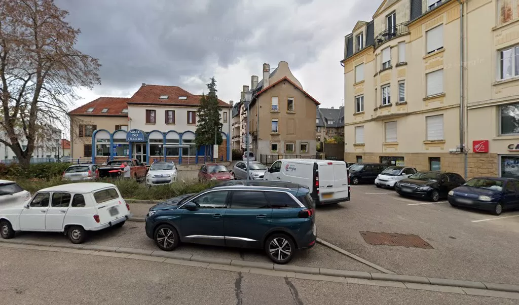 Retrouvez toutes les informations de contacts et horaires d&rsquo;ouverture pour Relais Pickup CAFE DU TILLEUL situé à Metz dans le département Moselle (57). Pour effectuer envoyer vos colis (colissimo, chronopost, suivi colis), une gestion bancaire (banque postal, French Bank), votre [&hellip;]