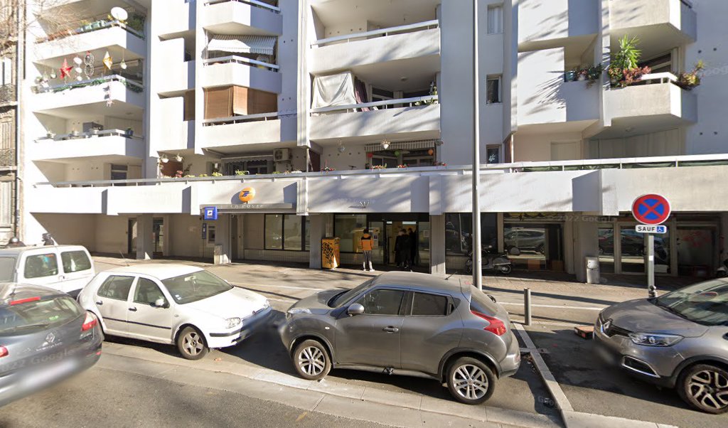 Retrouvez toutes les informations de contacts et horaires d&rsquo;ouverture pour La Poste MARSEILLE SAINT MAURONT situé à Marseille dans le département Bouches-du-Rhône (13). Pour effectuer envoyer vos colis (colissimo, chronopost, suivi colis), une gestion bancaire (banque postal, French Bank), votre [&hellip;]