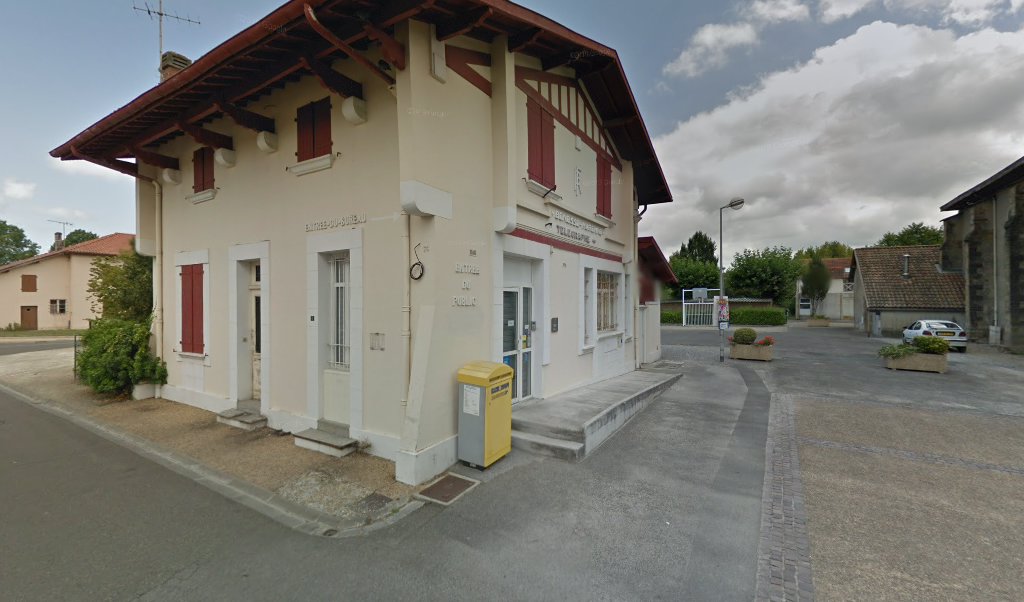 Retrouvez toutes les informations de contacts et horaires d&rsquo;ouverture pour La Poste BENESSE MAREMNE situé à Benesse maremne dans le département Landes (40). Pour effectuer envoyer vos colis (colissimo, chronopost, suivi colis), une gestion bancaire (banque postal, French Bank), votre [&hellip;]