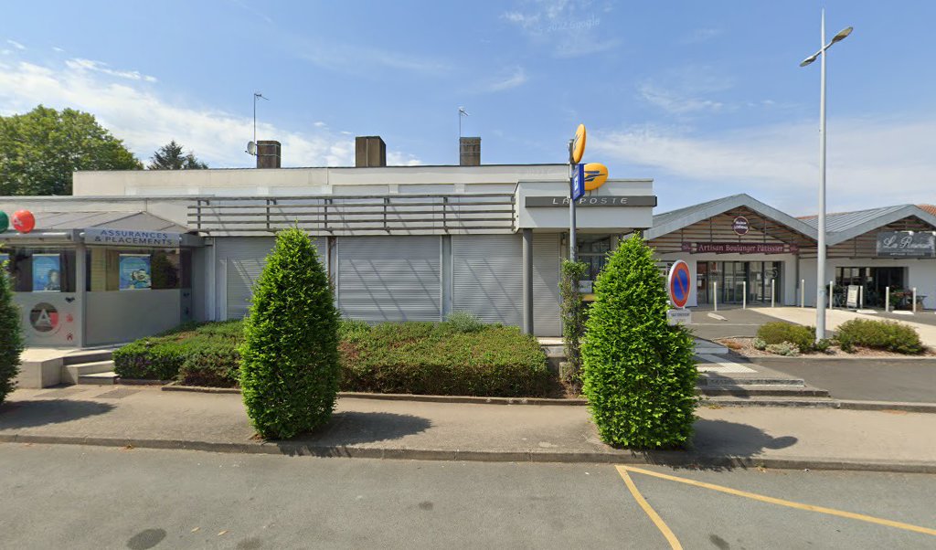 Retrouvez toutes les informations de contacts et horaires d&rsquo;ouverture pour La Poste LES ESSARTS situé à Essarts en bocage dans le département Vendée (85). Pour effectuer envoyer vos colis (colissimo, chronopost, suivi colis), une gestion bancaire (banque postal, French Bank), [&hellip;]