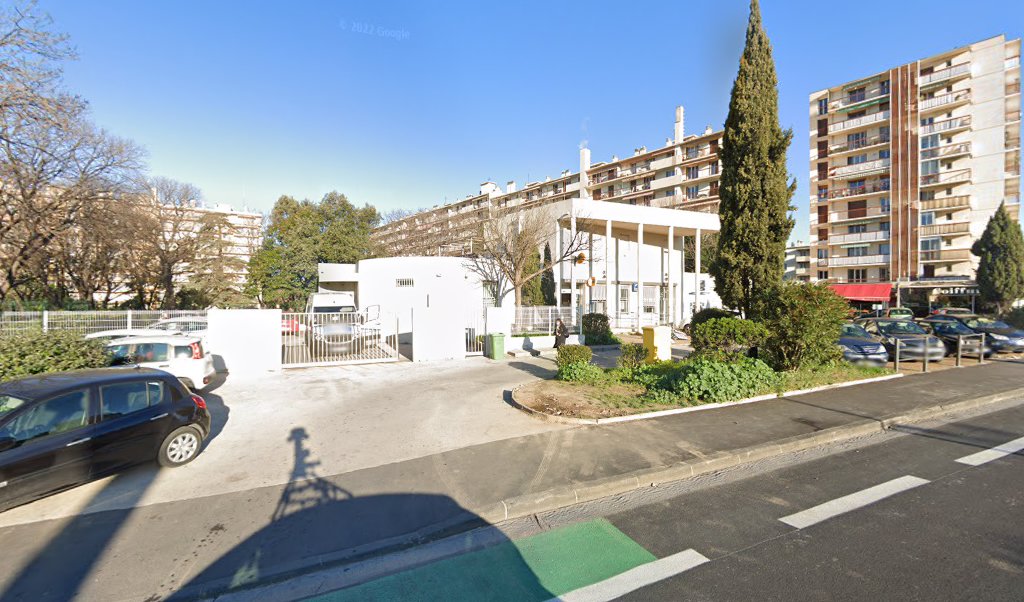 Retrouvez toutes les informations de contacts et horaires d&rsquo;ouverture pour La Poste MARSEILLE SAINT TRONC situé à Marseille dans le département Bouches-du-Rhône (13). Pour effectuer envoyer vos colis (colissimo, chronopost, suivi colis), une gestion bancaire (banque postal, French Bank), votre [&hellip;]