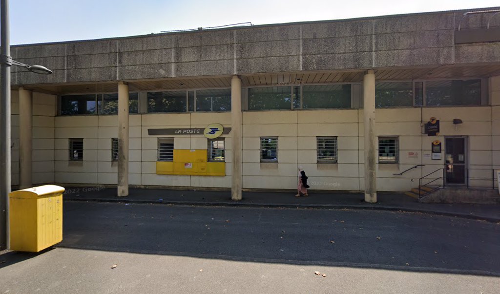 Retrouvez toutes les informations de contacts et horaires d&rsquo;ouverture pour La Poste PAU OUSSE situé à Pau dans le département Pyrénées Atlantiques (64). Pour effectuer envoyer vos colis (colissimo, chronopost, suivi colis), une gestion bancaire (banque postal, French Bank), votre [&hellip;]