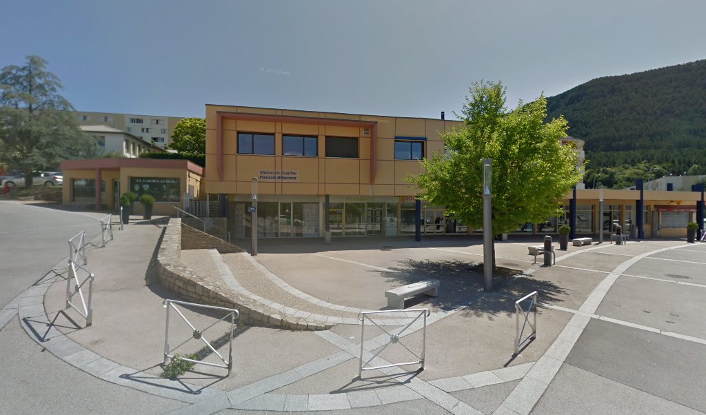 Retrouvez toutes les informations de contacts et horaires d&rsquo;ouverture pour La Poste Agence Communale MENDE Mairie situé à Mende dans le département Lozère (48). Pour effectuer envoyer vos colis (colissimo, chronopost, suivi colis), une gestion bancaire (banque postal, French Bank), [&hellip;]