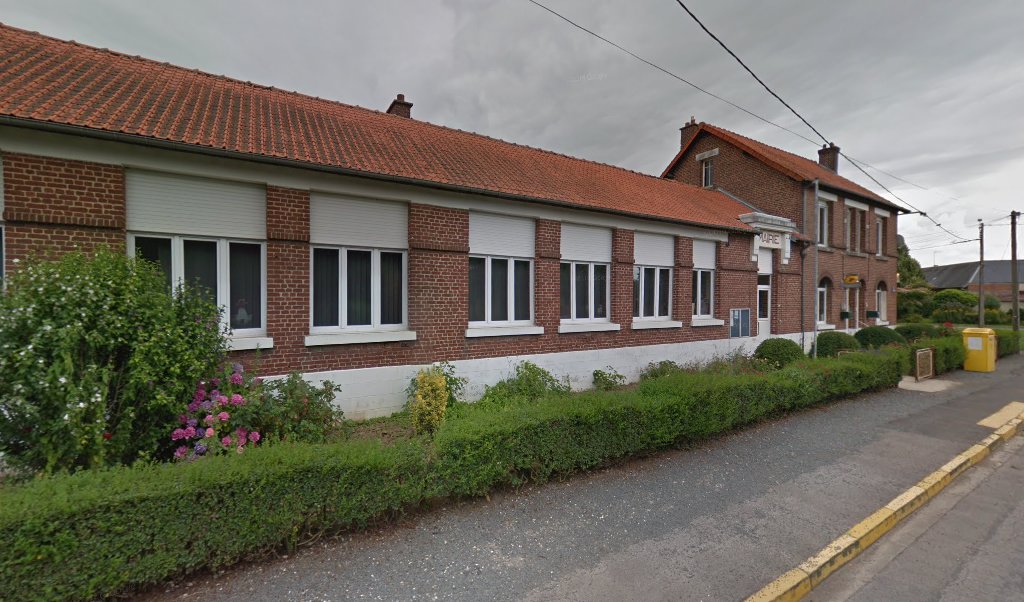 Retrouvez toutes les informations de contacts et horaires d&rsquo;ouverture pour La Poste Agence Communale MARCHELEPOT Mairie situé à Marchelepot dans le département Somme (80). Pour effectuer envoyer vos colis (colissimo, chronopost, suivi colis), une gestion bancaire (banque postal, French Bank), [&hellip;]