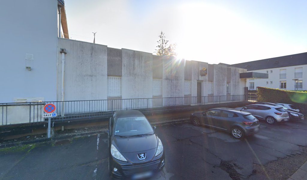 Retrouvez toutes les informations de contacts et horaires d&rsquo;ouverture pour La Poste VOUVRAY situé à Vouvray dans le département Indre-et-Loire (37). Pour effectuer envoyer vos colis (colissimo, chronopost, suivi colis), une gestion bancaire (banque postal, French Bank), votre courrier (suivi [&hellip;]