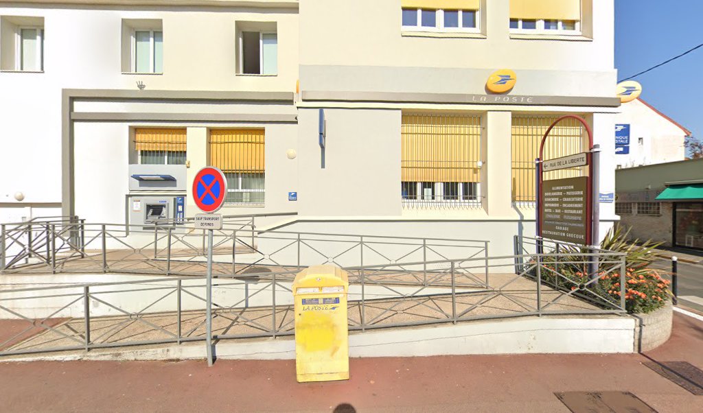 Retrouvez toutes les informations de contacts et horaires d&rsquo;ouverture pour La Poste SAVIGNY SUR ORGE situé à Savigny sur orge dans le département Essonne (91). Pour effectuer envoyer vos colis (colissimo, chronopost, suivi colis), une gestion bancaire (banque postal, French [&hellip;]