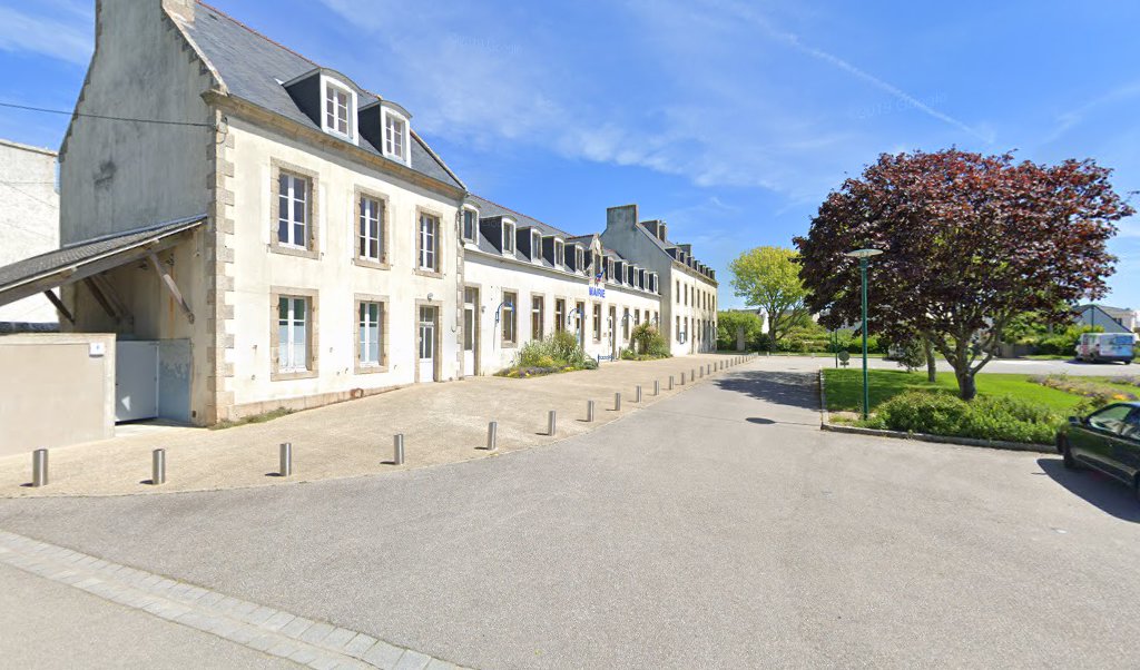 Retrouvez toutes les informations de contacts et horaires d&rsquo;ouverture pour La Poste Agence Communale PLOZEVET MAIRIE situé à Plozevet dans le département Finistère (29). Pour effectuer envoyer vos colis (colissimo, chronopost, suivi colis), une gestion bancaire (banque postal, French Bank), [&hellip;]