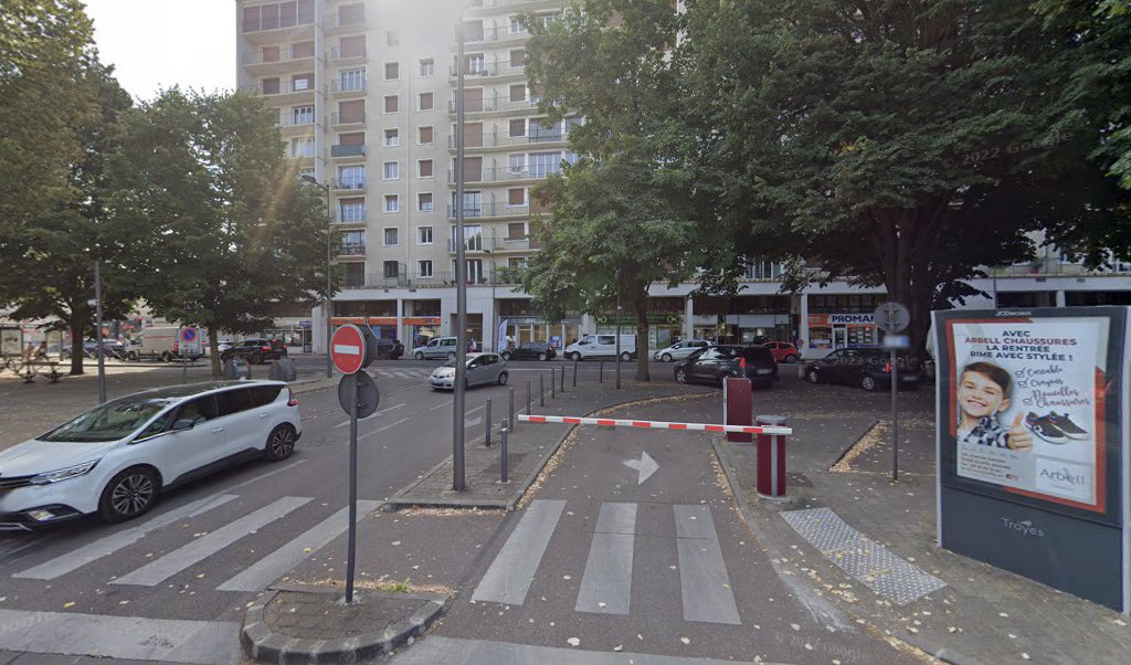 Retrouvez toutes les informations de contacts et horaires d&rsquo;ouverture pour La Poste TROYES THIBAUD DE CHAMPAGNE situé à Troyes dans le département Aube (10). Pour effectuer envoyer vos colis (colissimo, chronopost, suivi colis), une gestion bancaire (banque postal, French Bank), [&hellip;]
