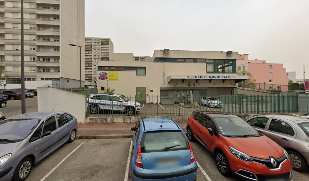 Retrouvez toutes les informations de contacts et horaires d&rsquo;ouverture pour La Poste RILLIEUX LA PAPE PRINCIPAL situé à Rillieux la pape dans le département Rhône (69). Pour effectuer envoyer vos colis (colissimo, chronopost, suivi colis), une gestion bancaire (banque postal, [&hellip;]