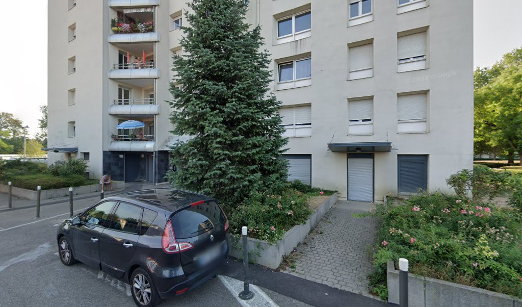 Retrouvez toutes les informations de contacts et horaires d&rsquo;ouverture pour La Poste Relais STRASBOURG ECRIVAINS situé à Strasbourg dans le département Bas-Rhin (67). Pour effectuer envoyer vos colis (colissimo, chronopost, suivi colis), une gestion bancaire (banque postal, French Bank), votre [&hellip;]