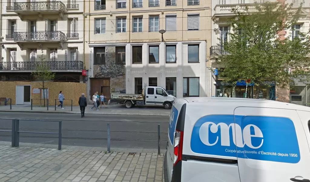 Retrouvez toutes les informations de contacts et horaires d&rsquo;ouverture pour La Poste SAINT ETIENNE WILSON situé à Saint-étienne dans le département Loire (42). Pour effectuer envoyer vos colis (colissimo, chronopost, suivi colis), une gestion bancaire (banque postal, French Bank), votre [&hellip;]