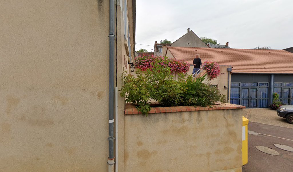 Retrouvez toutes les informations de contacts et horaires d&rsquo;ouverture pour La Poste Agence Communale BUE Mairie situé à Bué dans le département Cher (18). Pour effectuer envoyer vos colis (colissimo, chronopost, suivi colis), une gestion bancaire (banque postal, French Bank), [&hellip;]