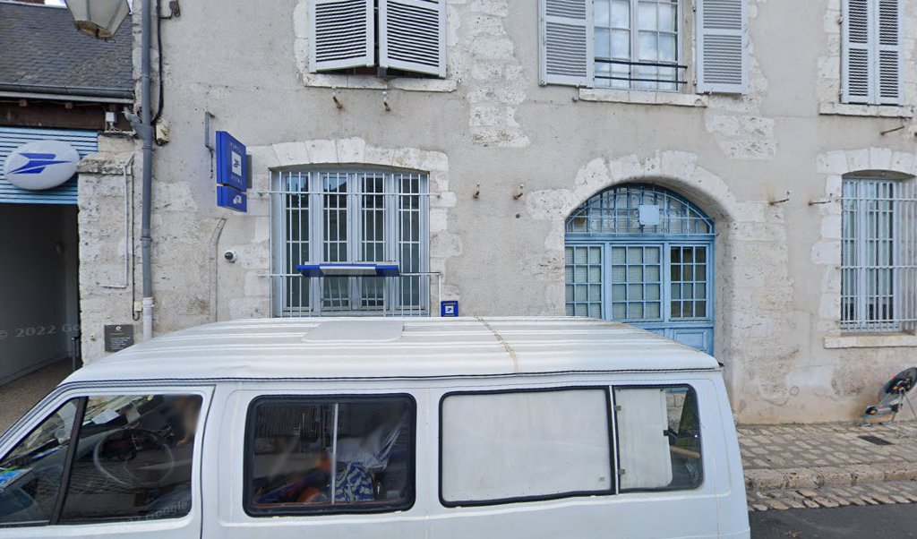 Retrouvez toutes les informations de contacts et horaires d&rsquo;ouverture pour La Poste BEAUGENCY situé à Beaugency dans le département Loiret (45). Pour effectuer envoyer vos colis (colissimo, chronopost, suivi colis), une gestion bancaire (banque postal, French Bank), votre courrier (suivi [&hellip;]