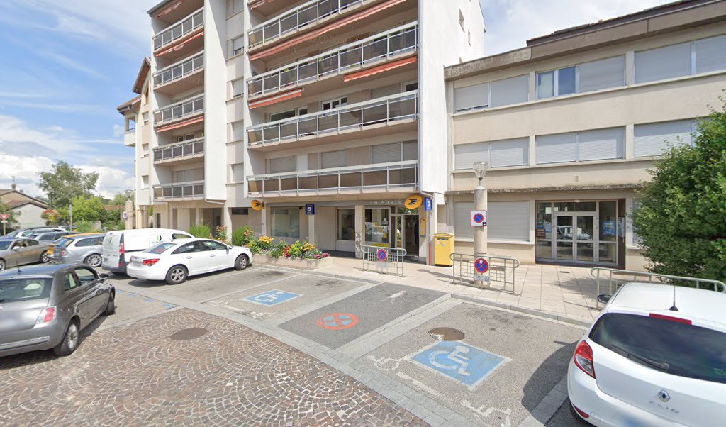 Retrouvez toutes les informations de contacts et horaires d&rsquo;ouverture pour La Poste VILLE LA GRAND situé à Ville la grand dans le département Haute-Savoie (74). Pour effectuer envoyer vos colis (colissimo, chronopost, suivi colis), une gestion bancaire (banque postal, French [&hellip;]