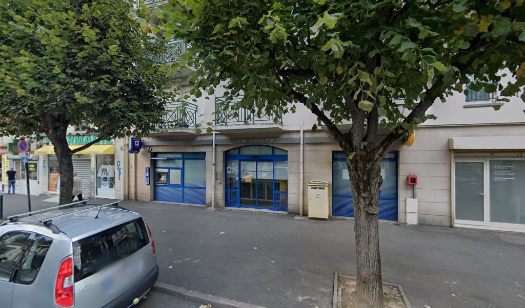 Retrouvez toutes les informations de contacts et horaires d&rsquo;ouverture pour La Poste ABLON SUR SEINE situé à Ablon sur seine dans le département Val-de-Marne (94). Pour effectuer envoyer vos colis (colissimo, chronopost, suivi colis), une gestion bancaire (banque postal, French [&hellip;]