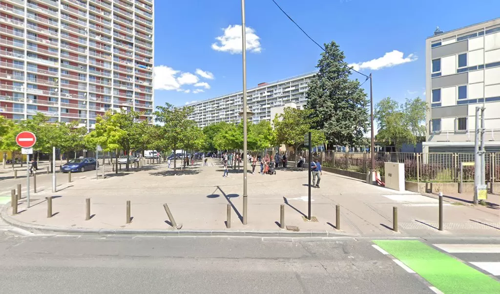 Retrouvez toutes les informations de contacts et horaires d&rsquo;ouverture pour Relais Pickup VSK EXOTIQUE situé à La courneuve dans le département Seine-Saint-Denis (93). Pour effectuer envoyer vos colis (colissimo, chronopost, suivi colis), une gestion bancaire (banque postal, French Bank), votre [&hellip;]