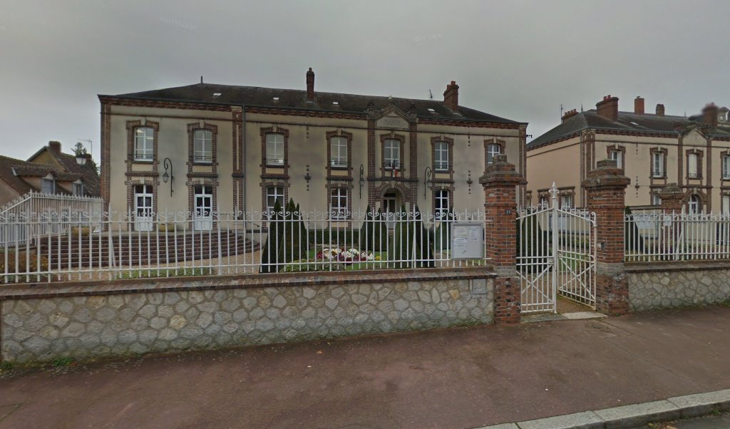 Retrouvez toutes les informations de contacts et horaires d&rsquo;ouverture pour La Poste Agence Communale ILLIERS COMBRAY MAIRIE situé à Illiers combray dans le département Eure-et-Loir (28). Pour effectuer envoyer vos colis (colissimo, chronopost, suivi colis), une gestion bancaire (banque postal, [&hellip;]