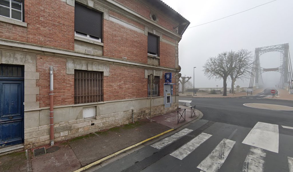 Retrouvez toutes les informations de contacts et horaires d&rsquo;ouverture pour La Poste VILLEMUR SUR TARN situé à Villemur sur tarn dans le département Haute-Garonne (31). Pour effectuer envoyer vos colis (colissimo, chronopost, suivi colis), une gestion bancaire (banque postal, French [&hellip;]