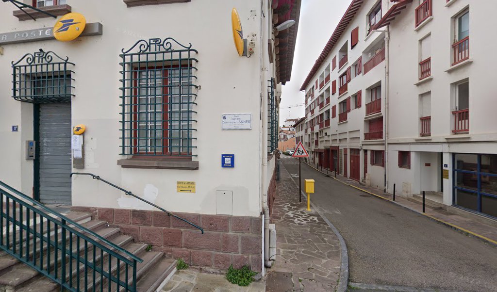 Retrouvez toutes les informations de contacts et horaires d&rsquo;ouverture pour La Poste CIBOURE situé à Ciboure dans le département Pyrénées Atlantiques (64). Pour effectuer envoyer vos colis (colissimo, chronopost, suivi colis), une gestion bancaire (banque postal, French Bank), votre courrier [&hellip;]