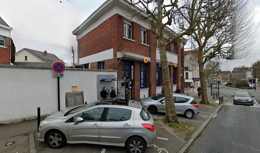 Retrouvez toutes les informations de contacts et horaires d&rsquo;ouverture pour La Poste NANTES CHANTENAY situé à Nantes dans le département Loire-Atlantique (44). Pour effectuer envoyer vos colis (colissimo, chronopost, suivi colis), une gestion bancaire (banque postal, French Bank), votre courrier [&hellip;]