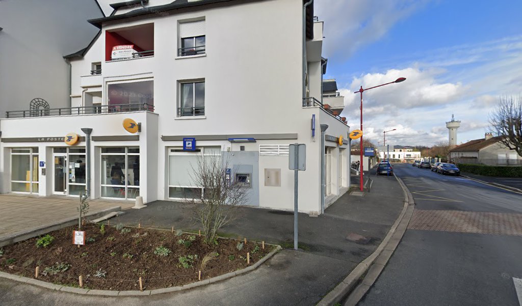 Retrouvez toutes les informations de contacts et horaires d&rsquo;ouverture pour La Poste BALLAN MIRE situé à Ballan mire dans le département Indre-et-Loire (37). Pour effectuer envoyer vos colis (colissimo, chronopost, suivi colis), une gestion bancaire (banque postal, French Bank), votre [&hellip;]