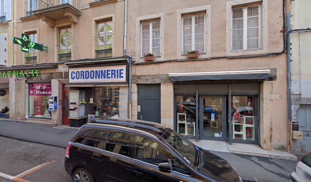 Retrouvez toutes les informations de contacts et horaires d&rsquo;ouverture pour Relais Pickup CHAPELLERIE RUE DES ANGES situé à Macon dans le département Saône-et-Loire (71). Pour effectuer envoyer vos colis (colissimo, chronopost, suivi colis), une gestion bancaire (banque postal, French Bank), [&hellip;]
