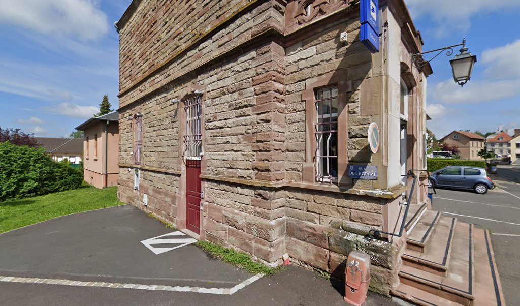 Retrouvez toutes les informations de contacts et horaires d&rsquo;ouverture pour La Poste PHALSBOURG situé à Phalsbourg dans le département Moselle (57). Pour effectuer envoyer vos colis (colissimo, chronopost, suivi colis), une gestion bancaire (banque postal, French Bank), votre courrier (suivi [&hellip;]