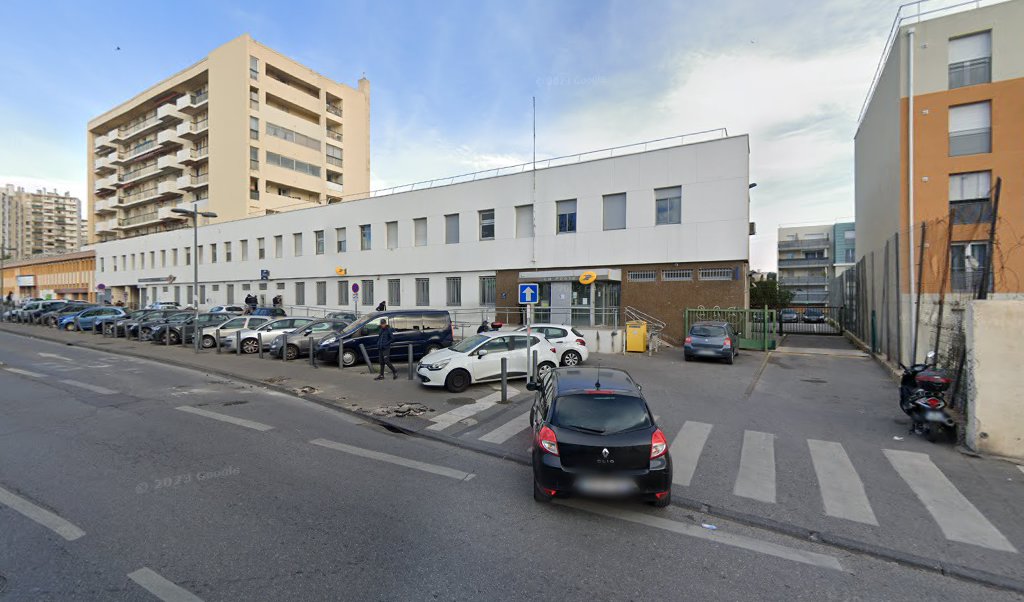 Retrouvez toutes les informations de contacts et horaires d&rsquo;ouverture pour La Poste Espace Clients Pro MARSEILLE 15 PDC1 situé à Marseille dans le département Bouches-du-Rhône (13). Pour effectuer envoyer vos colis (colissimo, chronopost, suivi colis), une gestion bancaire (banque postal, [&hellip;]