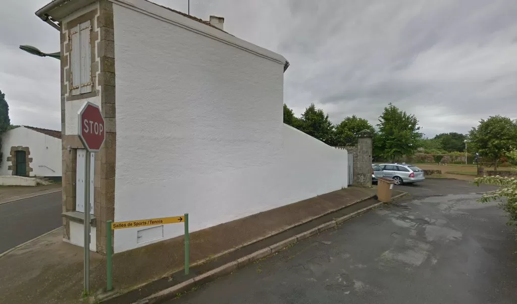 Retrouvez toutes les informations de contacts et horaires d&rsquo;ouverture pour La Poste Relais ST JULIEN DES LANDES situé à St julien des landes dans le département Vendée (85). Pour effectuer envoyer vos colis (colissimo, chronopost, suivi colis), une gestion bancaire [&hellip;]