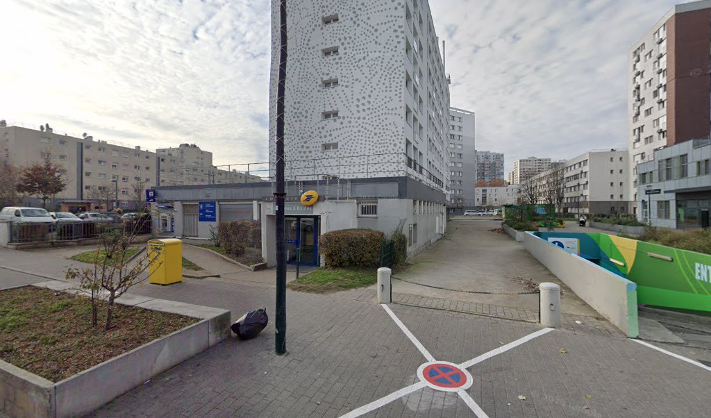 Retrouvez toutes les informations de contacts et horaires d&rsquo;ouverture pour La Poste ASNIERES QUATRE ROUTES situé à Asnieres sur seine dans le département Hauts-de-Seine (92). Pour effectuer envoyer vos colis (colissimo, chronopost, suivi colis), une gestion bancaire (banque postal, French [&hellip;]