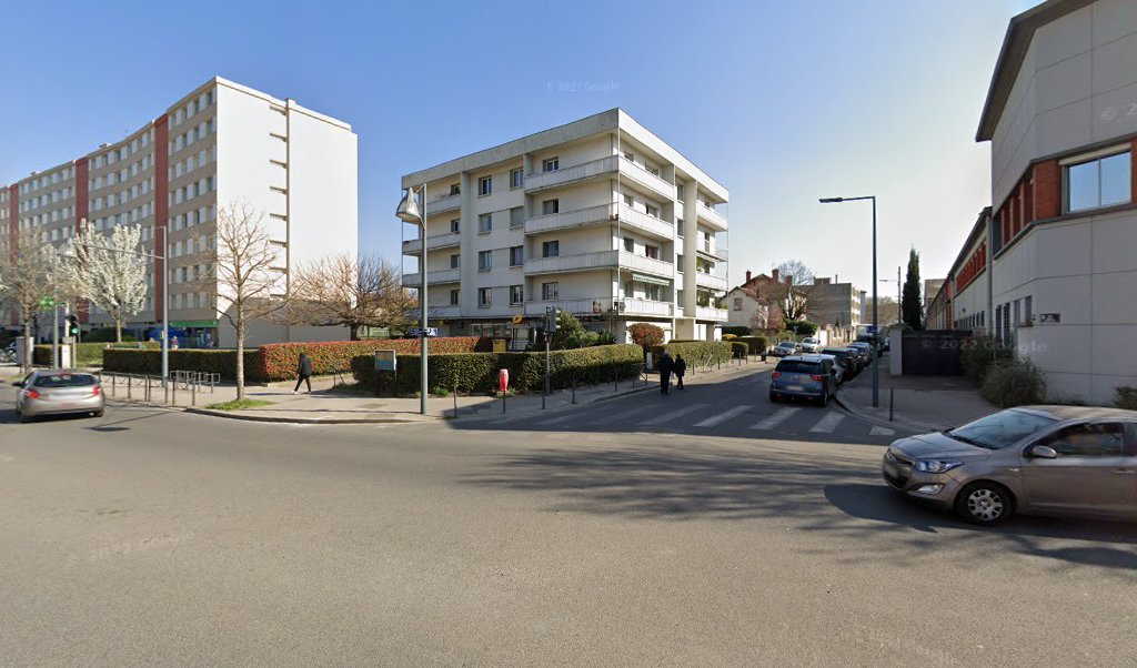 Retrouvez toutes les informations de contacts et horaires d&rsquo;ouverture pour La Poste VILLEURBANNE CROIX LUIZET situé à Villeurbanne dans le département Rhône (69). Pour effectuer envoyer vos colis (colissimo, chronopost, suivi colis), une gestion bancaire (banque postal, French Bank), votre [&hellip;]