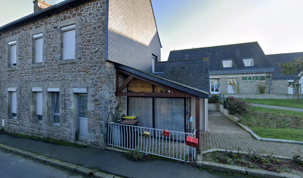 Retrouvez toutes les informations de contacts et horaires d&rsquo;ouverture pour La Poste Agence Communale PLOUVARA Mairie situé à Plouvara dans le département Côtes d&rsquo;Armor (22). Pour effectuer envoyer vos colis (colissimo, chronopost, suivi colis), une gestion bancaire (banque postal, French [&hellip;]
