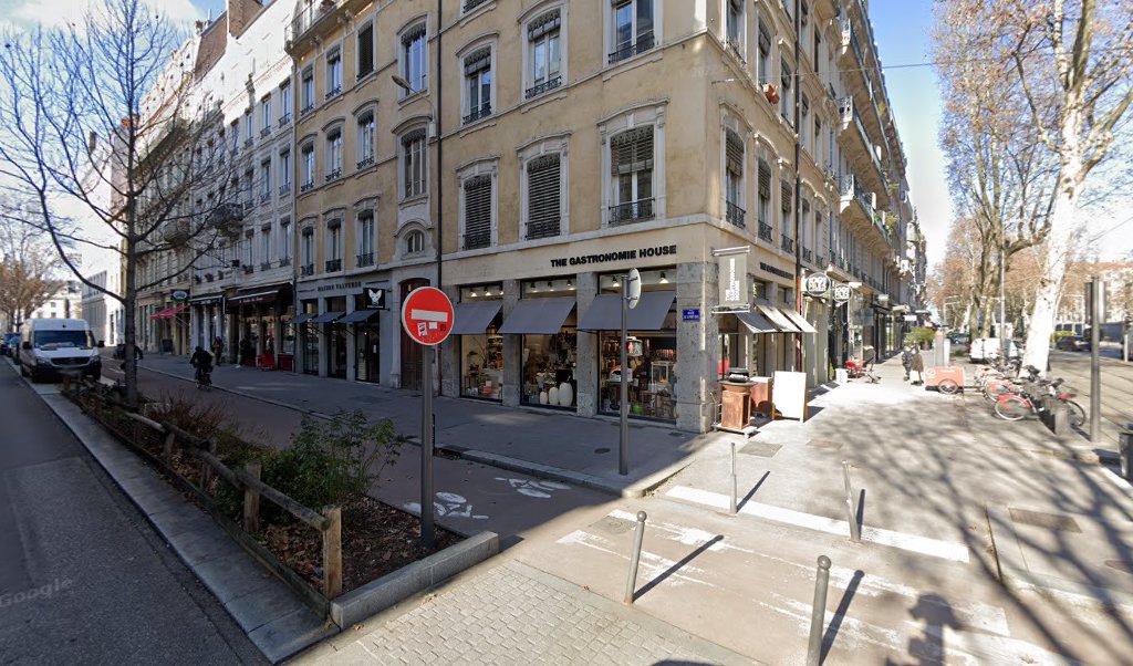 Retrouvez toutes les informations de contacts et horaires d&rsquo;ouverture pour Relais Pickup THE GASTRONOMIE HOUSE situé à Lyon dans le département Rhône (69). Pour effectuer envoyer vos colis (colissimo, chronopost, suivi colis), une gestion bancaire (banque postal, French Bank), votre [&hellip;]