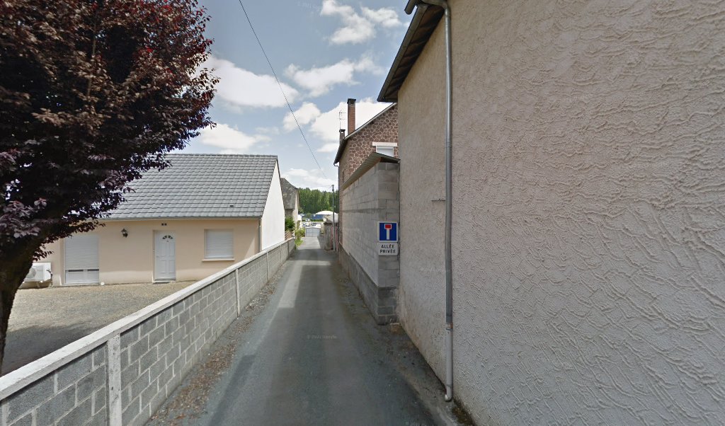 Retrouvez toutes les informations de contacts et horaires d&rsquo;ouverture pour Relais Pickup LA POSTE CARREPRO OBJAT situé à Objat dans le département Corrèze (19). Pour effectuer envoyer vos colis (colissimo, chronopost, suivi colis), une gestion bancaire (banque postal, French Bank), [&hellip;]