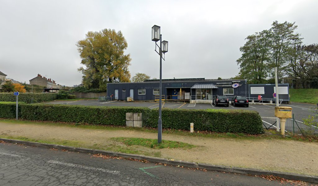 Retrouvez toutes les informations de contacts et horaires d&rsquo;ouverture pour La Poste Espace Clients Pro CHINON PDC1 situé à Chinon dans le département Indre-et-Loire (37). Pour effectuer envoyer vos colis (colissimo, chronopost, suivi colis), une gestion bancaire (banque postal, French [&hellip;]