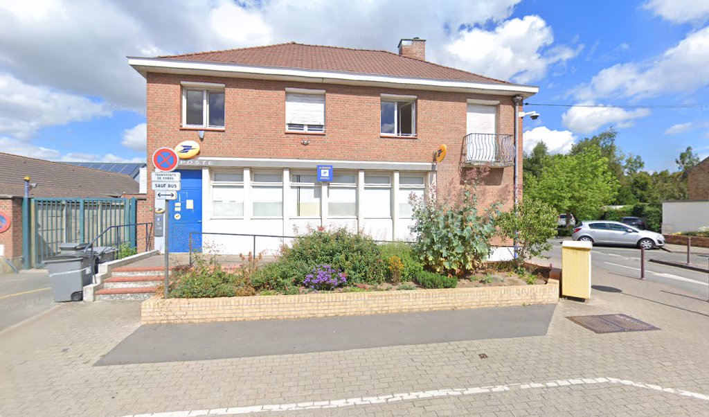 Retrouvez toutes les informations de contacts et horaires d&rsquo;ouverture pour La Poste ERQUINGHEM LYS situé à Erquinghem lys dans le département Nord (59). Pour effectuer envoyer vos colis (colissimo, chronopost, suivi colis), une gestion bancaire (banque postal, French Bank), votre [&hellip;]