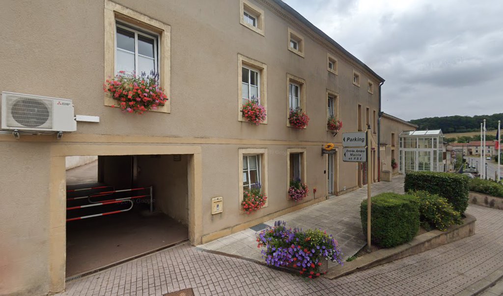 Retrouvez toutes les informations de contacts et horaires d&rsquo;ouverture pour La Poste Agence Communale EBERSVILLER Mairie situé à Ebersviller dans le département Moselle (57). Pour effectuer envoyer vos colis (colissimo, chronopost, suivi colis), une gestion bancaire (banque postal, French Bank), [&hellip;]