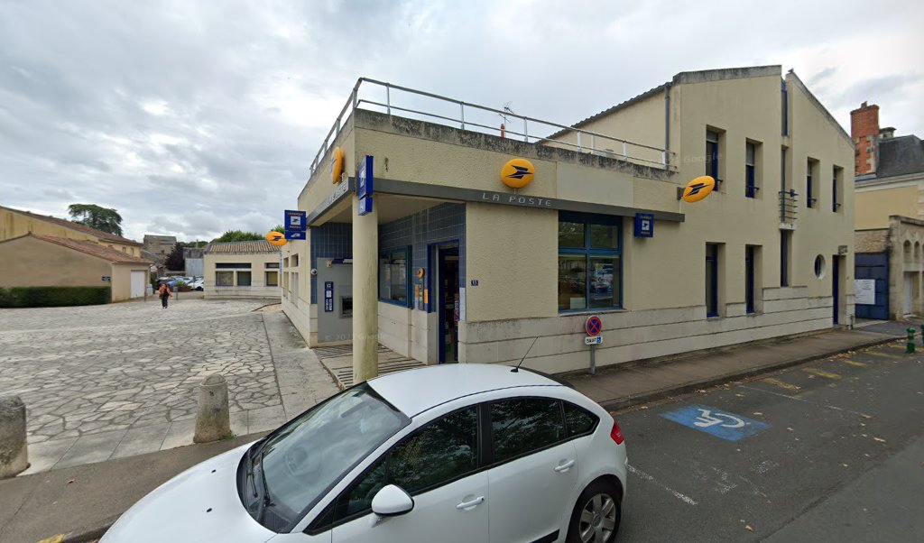 Retrouvez toutes les informations de contacts et horaires d&rsquo;ouverture pour La Poste CHAUVIGNY situé à Chauvigny dans le département Vienne (86). Pour effectuer envoyer vos colis (colissimo, chronopost, suivi colis), une gestion bancaire (banque postal, French Bank), votre courrier (suivi [&hellip;]