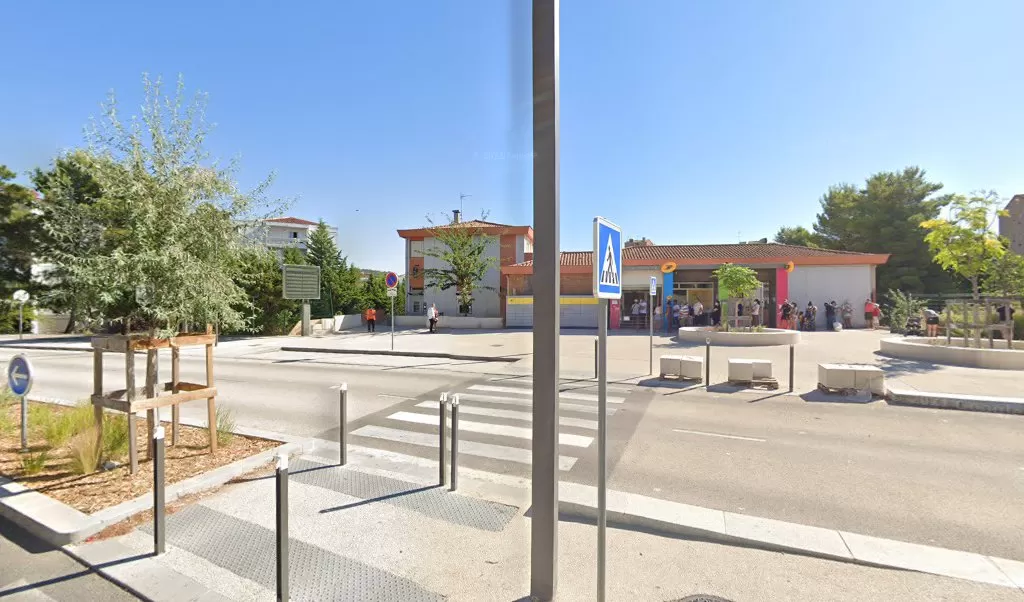 Retrouvez toutes les informations de contacts et horaires d&rsquo;ouverture pour La Poste AIX EN PROVENCE JAS DE BOUFFAN situé à Aix en provence dans le département Bouches-du-Rhône (13). Pour effectuer envoyer vos colis (colissimo, chronopost, suivi colis), une gestion bancaire [&hellip;]