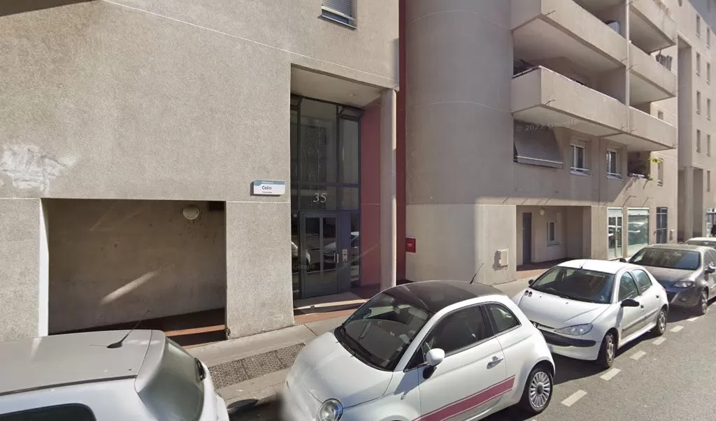 Retrouvez toutes les informations de contacts et horaires d&rsquo;ouverture pour La Poste Espace Clients Pro VILLEURBANNE CHARPENNES PDC2 situé à Villeurbanne dans le département Rhône (69). Pour effectuer envoyer vos colis (colissimo, chronopost, suivi colis), une gestion bancaire (banque postal, [&hellip;]