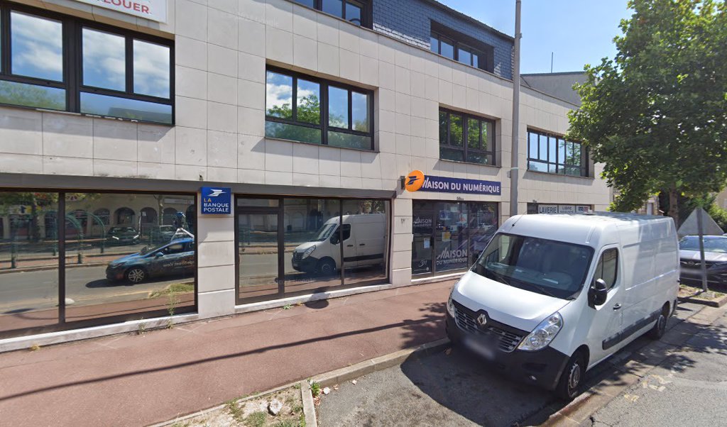 Retrouvez toutes les informations de contacts et horaires d&rsquo;ouverture pour La Poste SAINT MAUR BERTHELOT situé à St maur des fosses dans le département Val-de-Marne (94). Pour effectuer envoyer vos colis (colissimo, chronopost, suivi colis), une gestion bancaire (banque postal, [&hellip;]