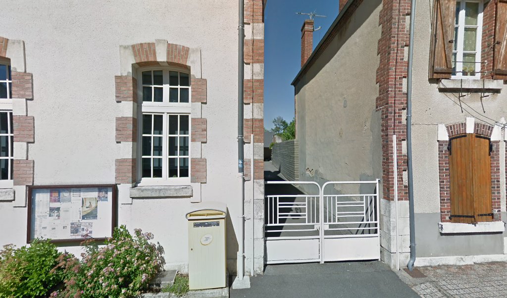 Retrouvez toutes les informations de contacts et horaires d&rsquo;ouverture pour La Poste Agence Communale LA CHAPELLE D ANGILLON Mairie situé à La chapelle d angillon dans le département Cher (18). Pour effectuer envoyer vos colis (colissimo, chronopost, suivi colis), une [&hellip;]