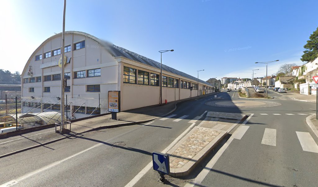 Retrouvez toutes les informations de contacts et horaires d&rsquo;ouverture pour Relais Pickup LA POSTE CARREPRO POITIERS PDC1 situé à Poitiers dans le département Vienne (86). Pour effectuer envoyer vos colis (colissimo, chronopost, suivi colis), une gestion bancaire (banque postal, French [&hellip;]