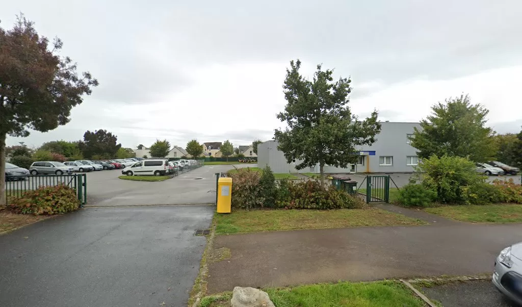 Retrouvez toutes les informations de contacts et horaires d&rsquo;ouverture pour La Poste Espace Clients Pro BREST RIVE DROITE PDC1 situé à Brest dans le département Finistère (29). Pour effectuer envoyer vos colis (colissimo, chronopost, suivi colis), une gestion bancaire (banque [&hellip;]