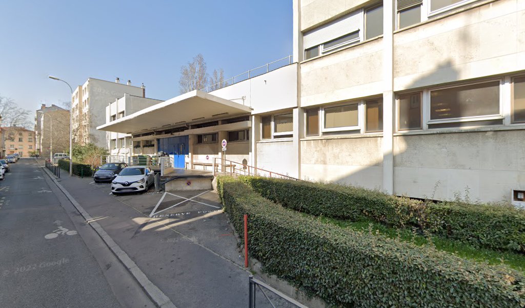 Retrouvez toutes les informations de contacts et horaires d&rsquo;ouverture pour La Poste LYON VALMY situé à Lyon dans le département Rhône (69). Pour effectuer envoyer vos colis (colissimo, chronopost, suivi colis), une gestion bancaire (banque postal, French Bank), votre courrier [&hellip;]