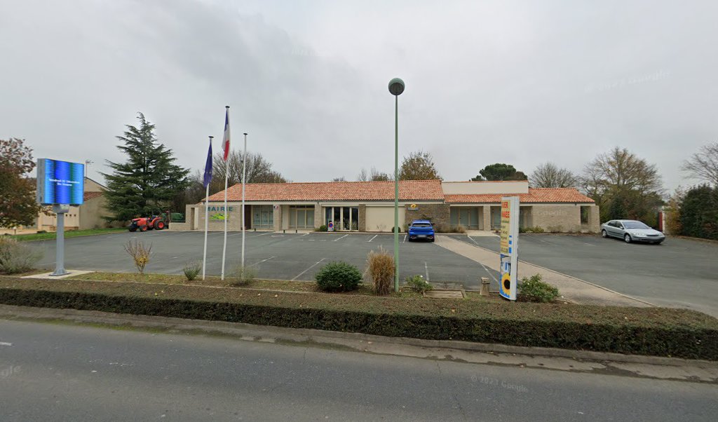 Retrouvez toutes les informations de contacts et horaires d&rsquo;ouverture pour La Poste Agence Communale POUILLE Mairie situé à Pouille dans le département Vendée (85). Pour effectuer envoyer vos colis (colissimo, chronopost, suivi colis), une gestion bancaire (banque postal, French Bank), [&hellip;]