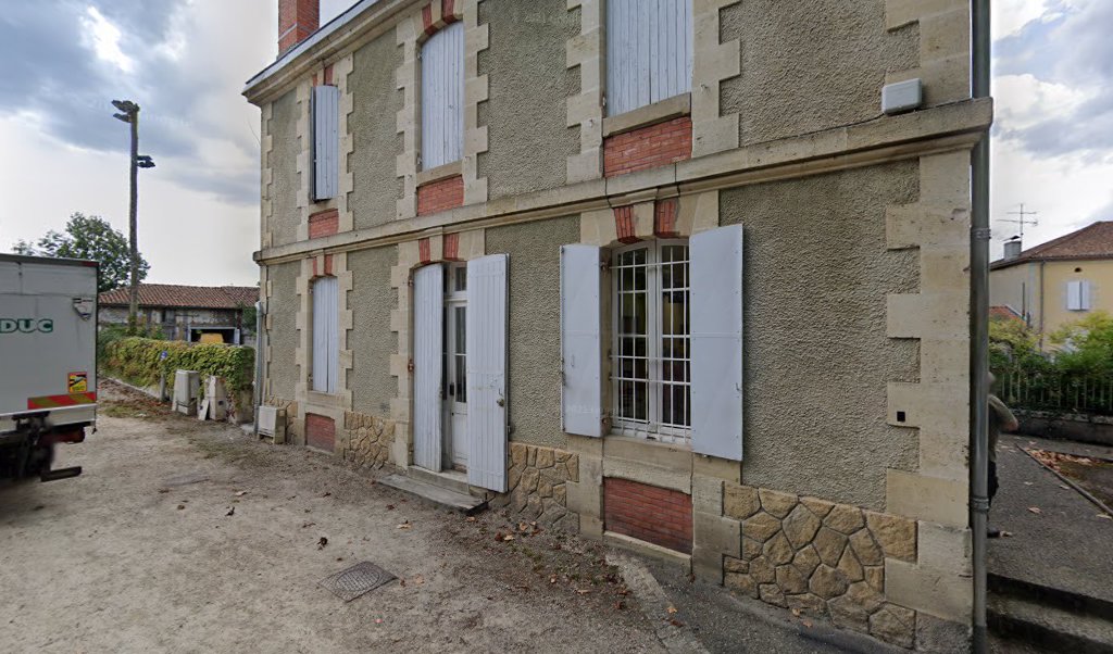 Retrouvez toutes les informations de contacts et horaires d&rsquo;ouverture pour La Poste SORE situé à Sore dans le département Landes (40). Pour effectuer envoyer vos colis (colissimo, chronopost, suivi colis), une gestion bancaire (banque postal, French Bank), votre courrier (suivi [&hellip;]