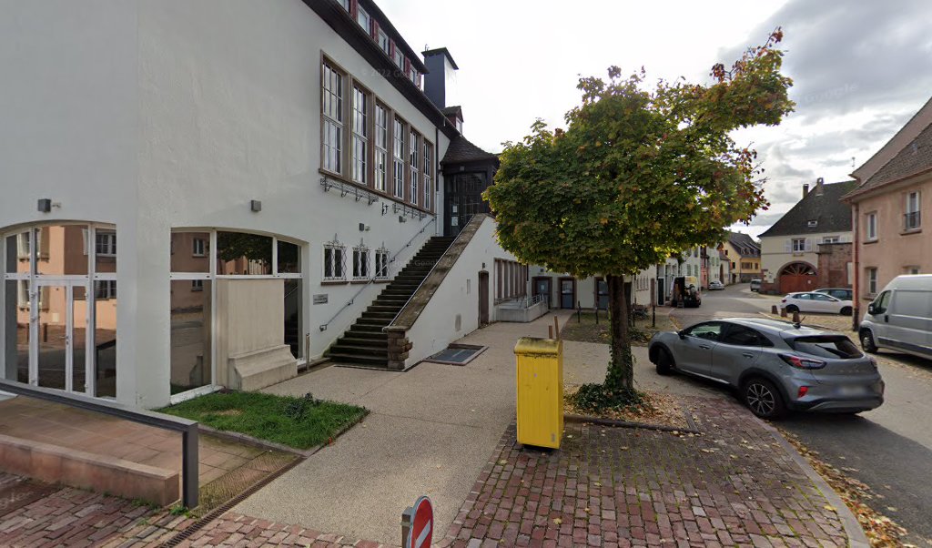 Retrouvez toutes les informations de contacts et horaires d&rsquo;ouverture pour La Poste Agence Communale AMMERSCHWIHR Mairie situé à Ammerschwihr dans le département Haut-Rhin (68). Pour effectuer envoyer vos colis (colissimo, chronopost, suivi colis), une gestion bancaire (banque postal, French Bank), [&hellip;]