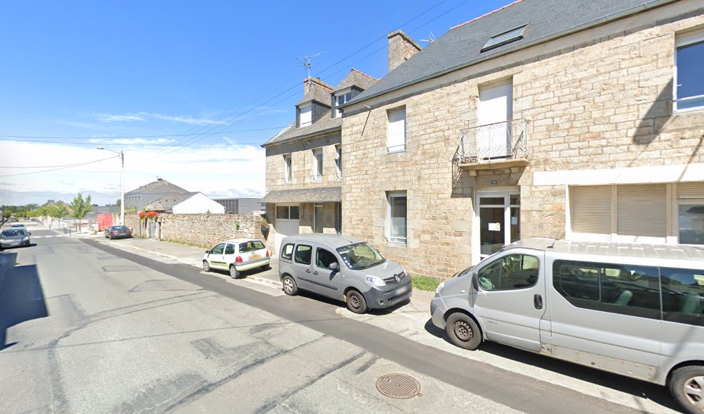 Retrouvez toutes les informations de contacts et horaires d&rsquo;ouverture pour La Poste BEGARD situé à Begard dans le département Côtes d&rsquo;Armor (22). Pour effectuer envoyer vos colis (colissimo, chronopost, suivi colis), une gestion bancaire (banque postal, French Bank), votre courrier [&hellip;]