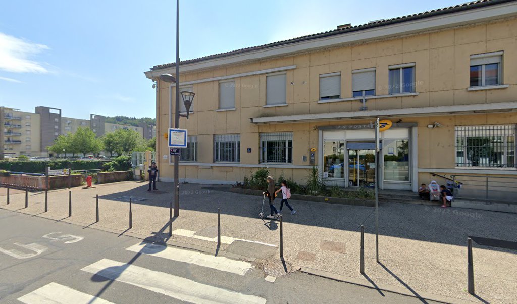 Retrouvez toutes les informations de contacts et horaires d&rsquo;ouverture pour La Poste GIVORS situé à Givors dans le département Rhône (69). Pour effectuer envoyer vos colis (colissimo, chronopost, suivi colis), une gestion bancaire (banque postal, French Bank), votre courrier (suivi [&hellip;]